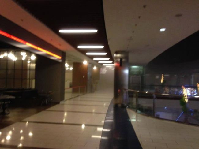 Incendiu într-un mall din Capitală. Zeci de oameni evacuați