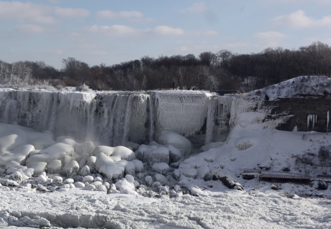 Ниагарский водопад замерз впервые за сто лет