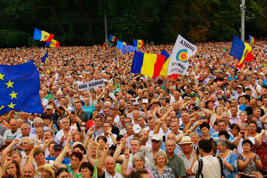 Cîți oameni au fost la protestul din PMAN și cîți la „Moldexpo”