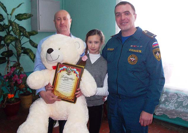 Под Волгоградом отважная школьница спасла брата из ледяной реки