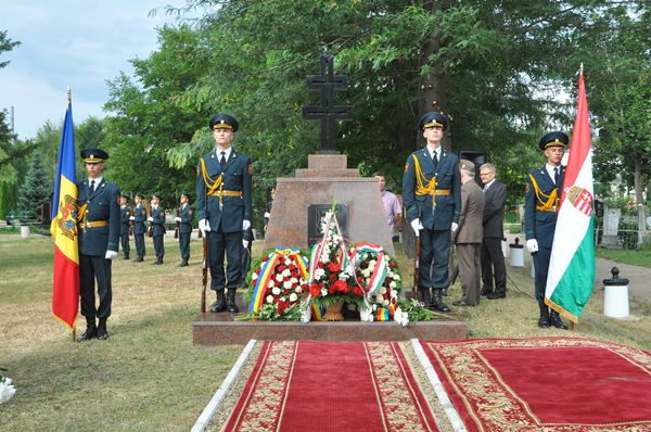 В Молдове открыт монумент венграм, воевавшим на стороне Гитлера