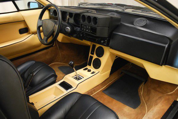 Почти 30-летний Lamborghini Jalpa продают за 115 000 долларов