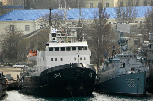 Украинские суда подняли Андреевские флаги