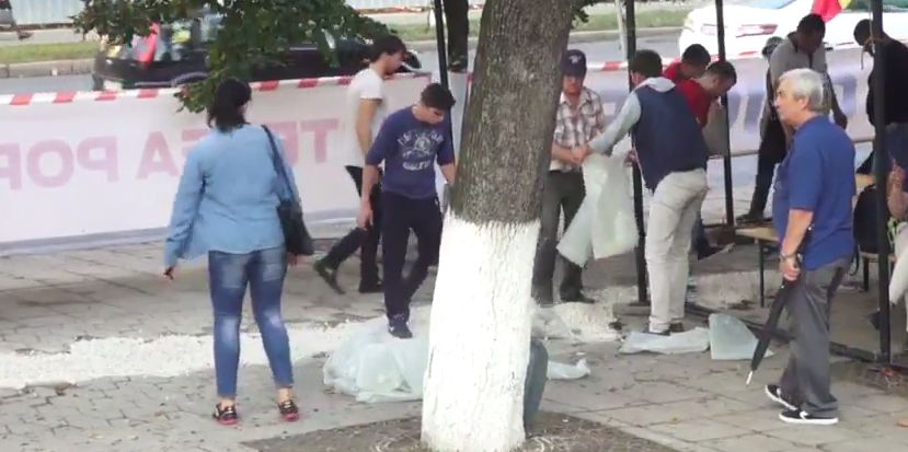 Жители Городка Победы показали Киртоакэ, как нужно работать