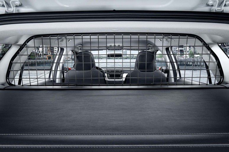 Skoda позаботилась о безопасности перевозимых собак