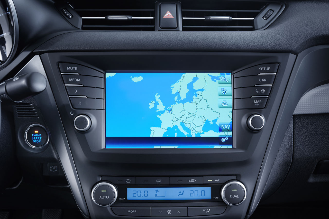 Новый Avensis. От 16 590 евро!