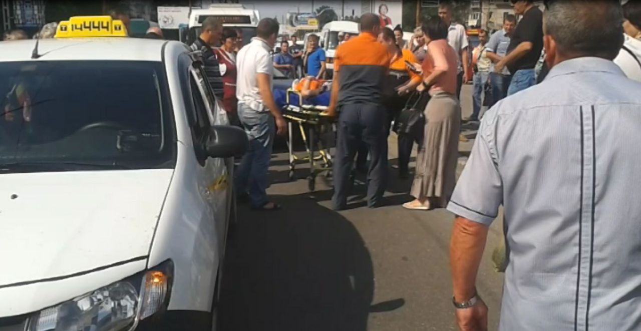 Femeie lovită în plin pe strada Ismail din capitală