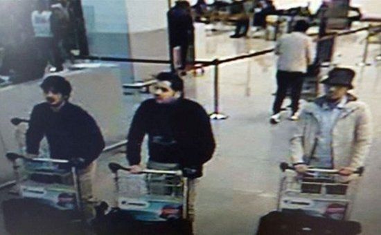 Опубликовано фото предполагаемых исполнителей взрывов в аэропорту Брюсселя