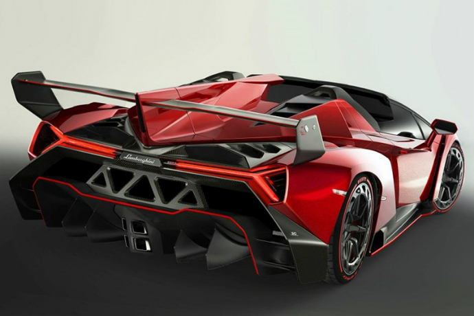 Первые фотографии родстера Lamborghini Veneno