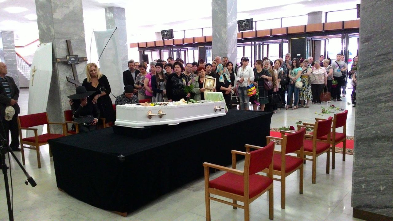 С певицей Анной Барбу прощаются в Национальном дворце
