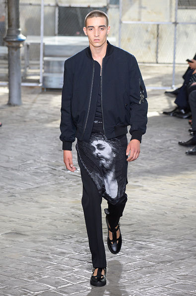 Ирина Шейк, Наоми Кемпбэлл участвовали в показе Givenchy Париже