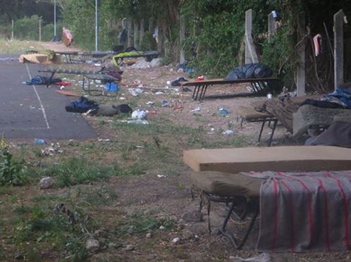 Refugiații care traversează Serbia și Ungaria lasă în urmă munți de gunoaie