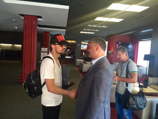 Igor Dodon și Dima Bilan au pozat împreună la aeroportul din Chișinău