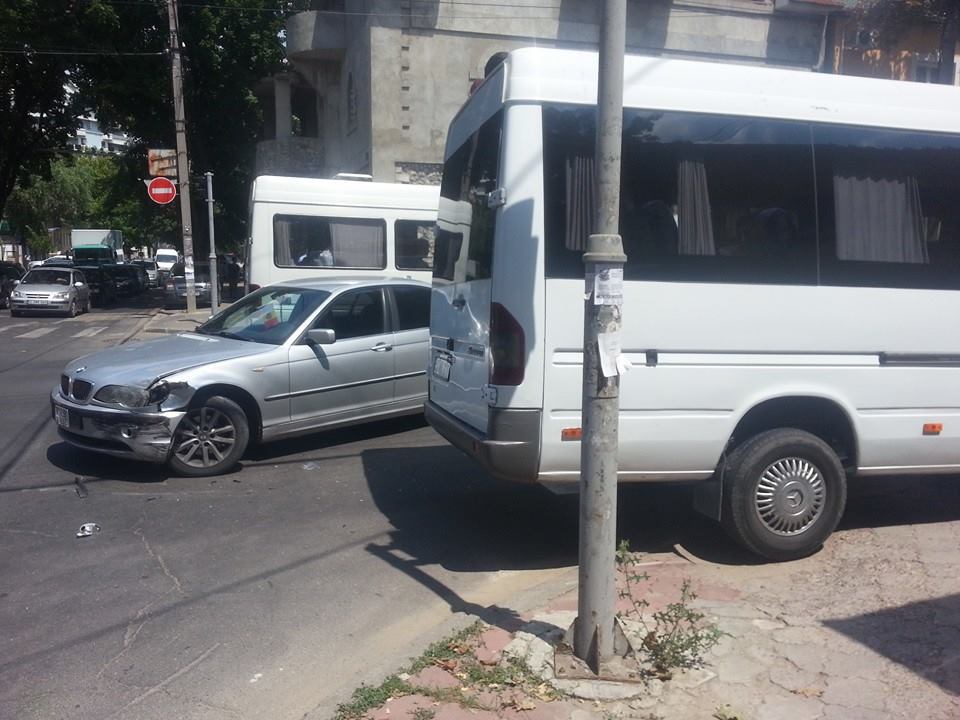 В Кишиневе произошло очередное ДТП с участием маршрутки
