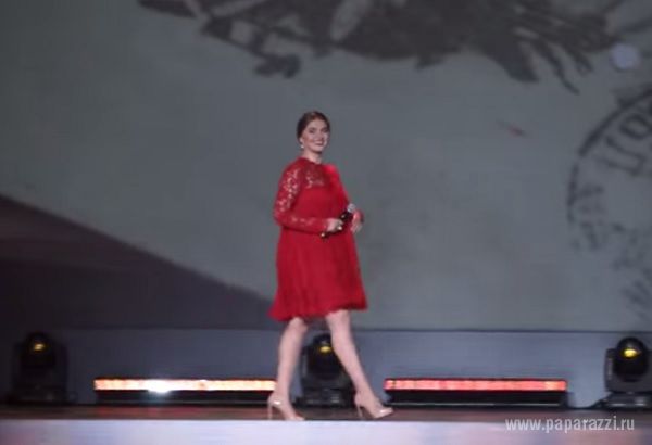 Алина Кабаева впервые за долгое время появилась на публике