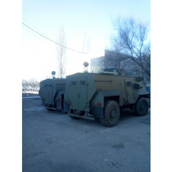 Украинские военные получили британские бронемашины Saxon