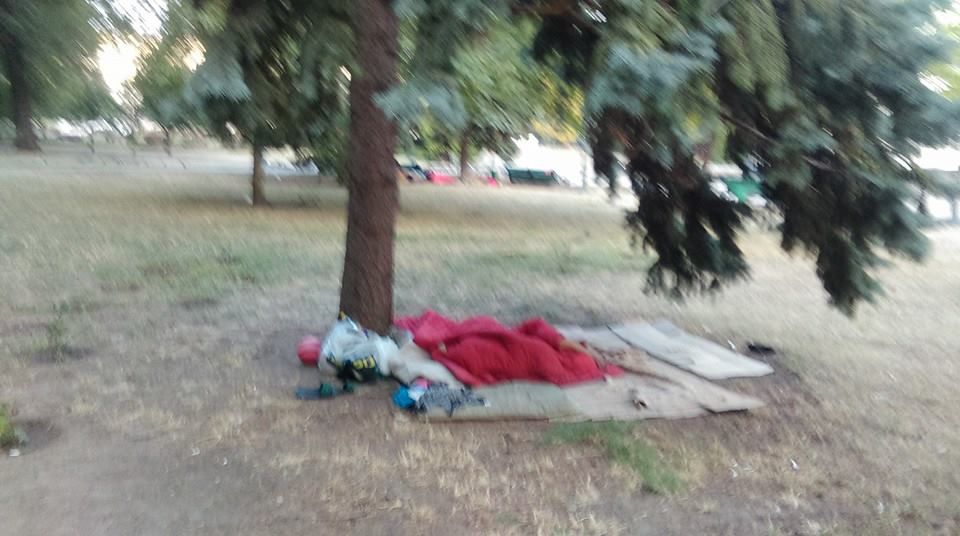 Центральный парк Кишинева превратился в лежбище для бомжей