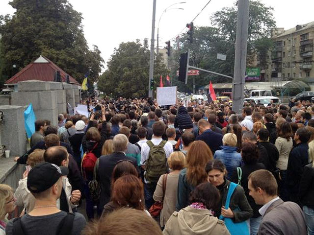 Пикет у Генштаба в Киеве: раскол между генералами и Нацгвардией