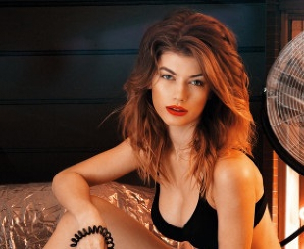Miss Moldova,dezgolita pentru o revistă din România!