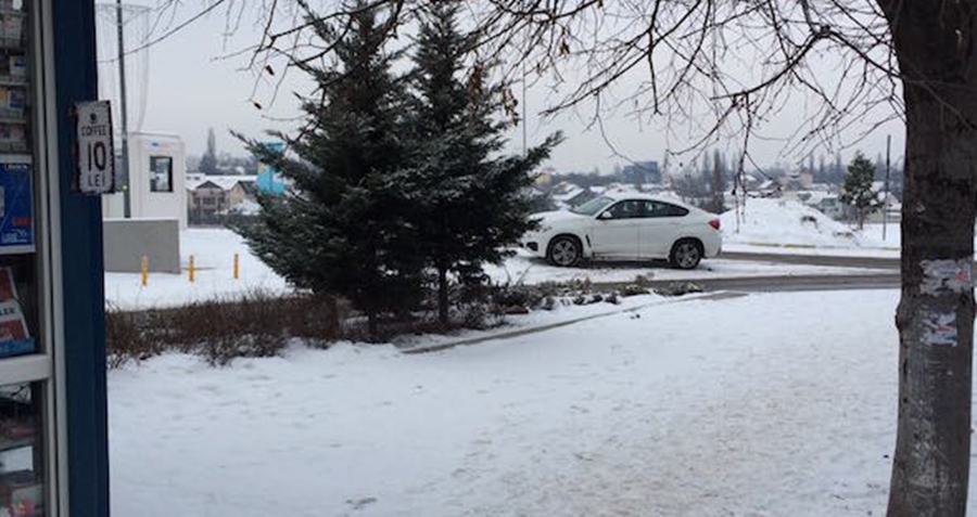 Cum și-a parcat mașina avocatul-vedetă din Chisinau