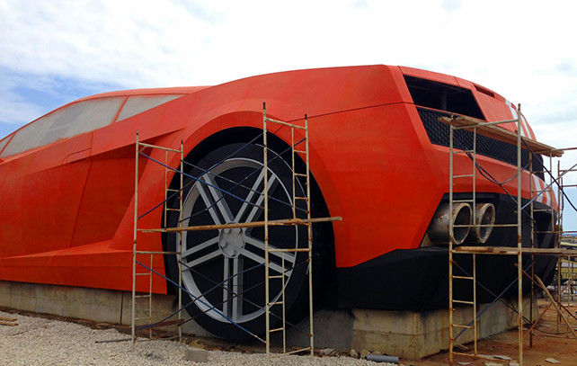 В Дагестане появился 25-метровый Lamborghini