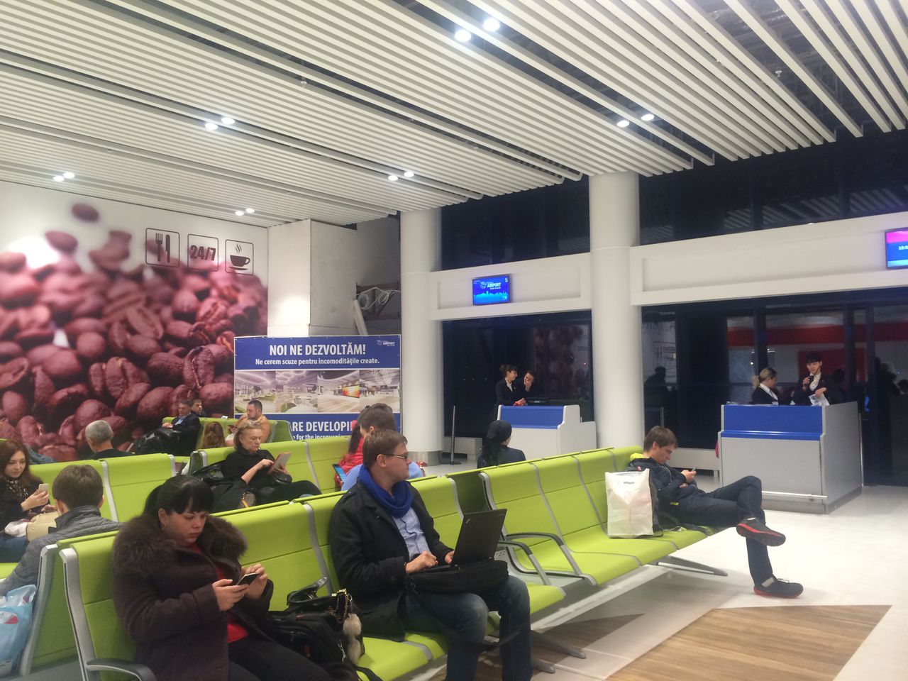Pasagerii Aeroportului Chişinău într-un nou ambient modern