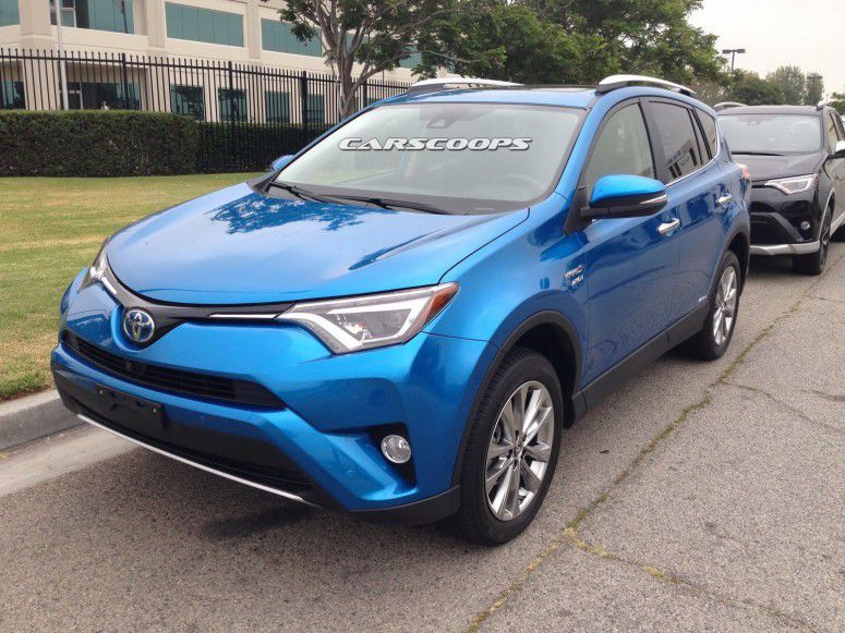 Первые фотографии рестайлингово кроссовера Toyota RAV4