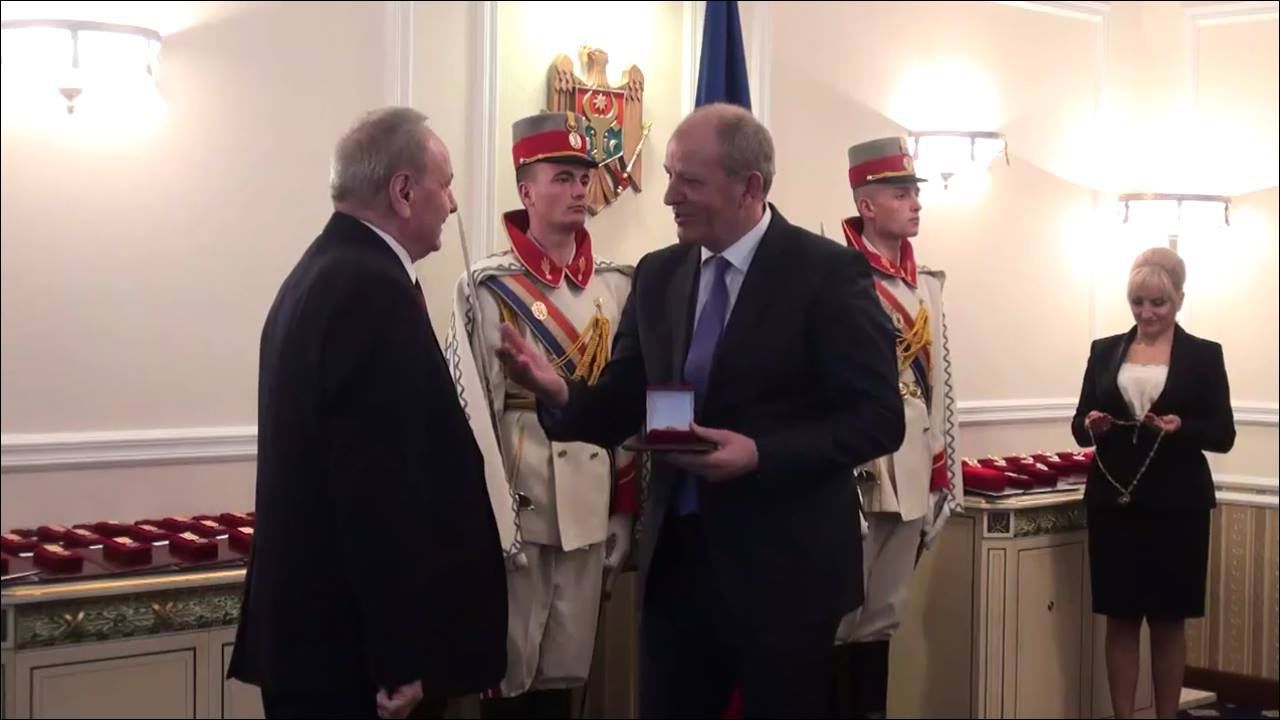 Andrei Usatîi, decorat acum o săptămână de Nicolae Timofti