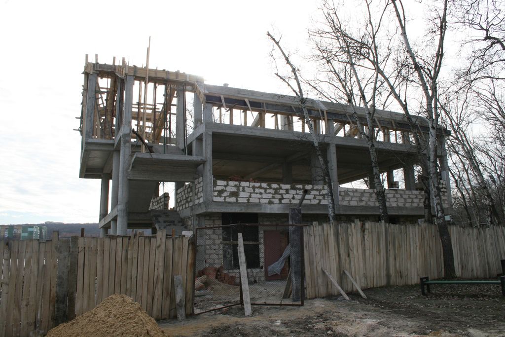 Ce construieşte Primăria în Parcul "La Izvor"