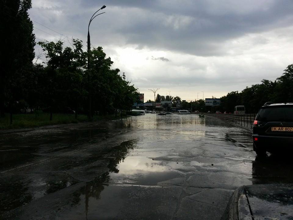 Улицы Кишинева снова затоплены после дождя