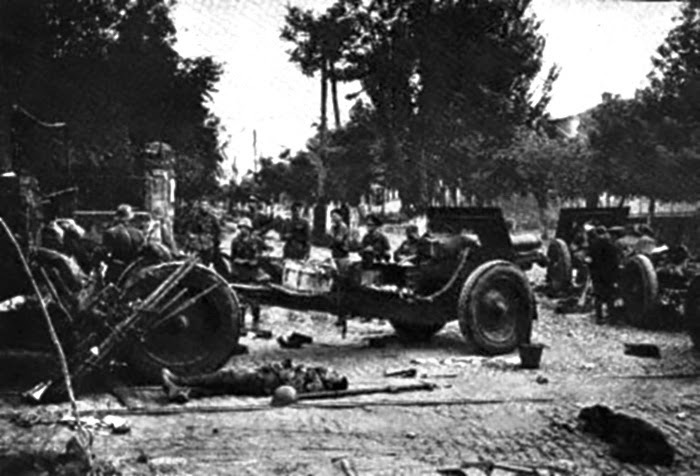 Интересные факты из истории Кишинева: Бой на улице Колумна в фотографиях