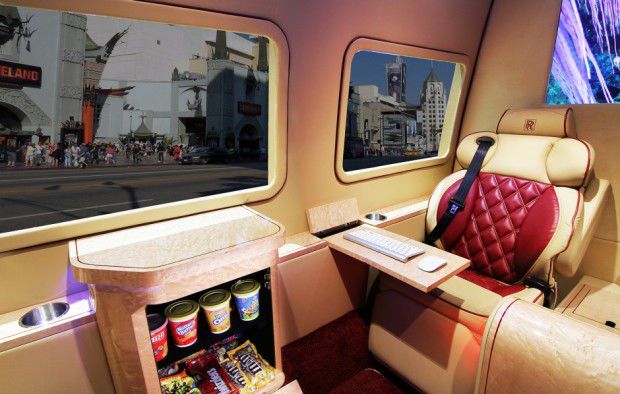 Vezi cat de uimitor arata un Sprinter transformat intr-un Rolls Royce