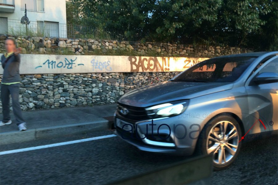 В сети появились фотографии Lada Vesta без камуфляжа