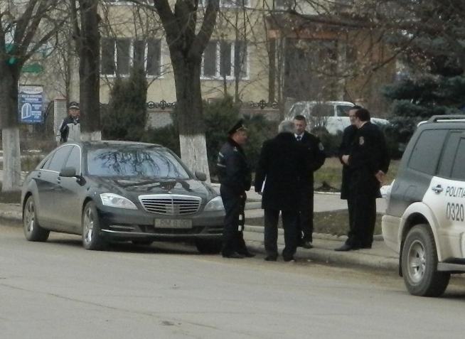 Кортеж премьера Лянкэ нарушил в Новых Аненах правила дорожного движения