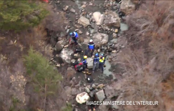 Imagini dramatice din Alpii Francezi, locul prăbuşirii aeronavei Germanwings