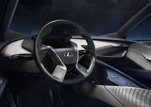 Новый маленький Lexus: внешность раскрыта