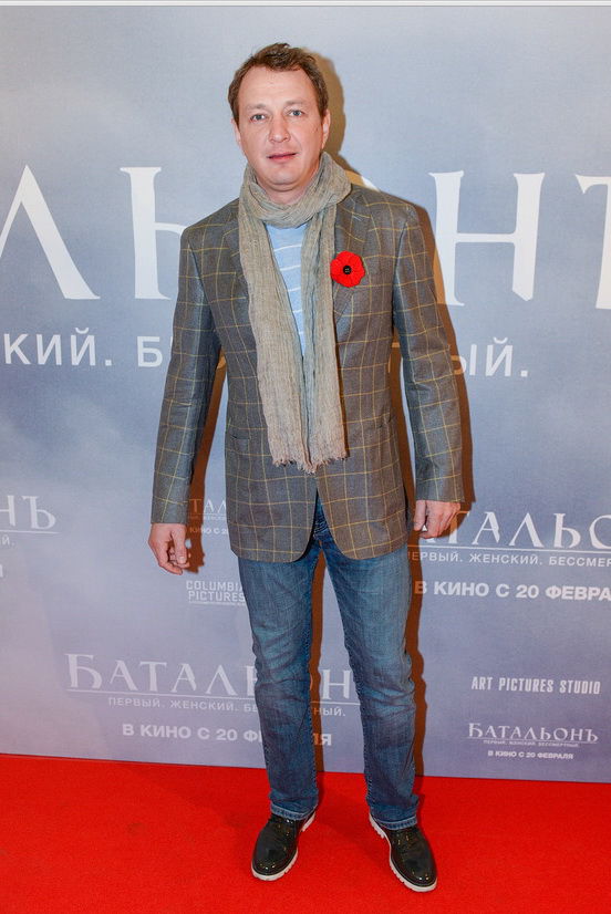 Башаров пришел на премьеру "Батальона" с бывшей женой