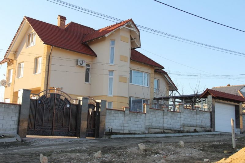 Роскошный дом семьи молдавских прокуроров