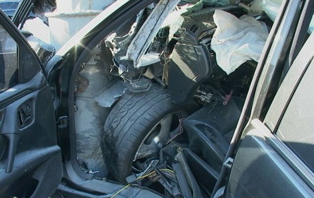 В Киеве Mercedes влетел в заправку: есть пострадавшие