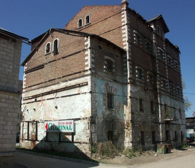 Locuri misterioase din Chişinău: de la pasajele subterane la Moara Roşie şi la Banca de Economii