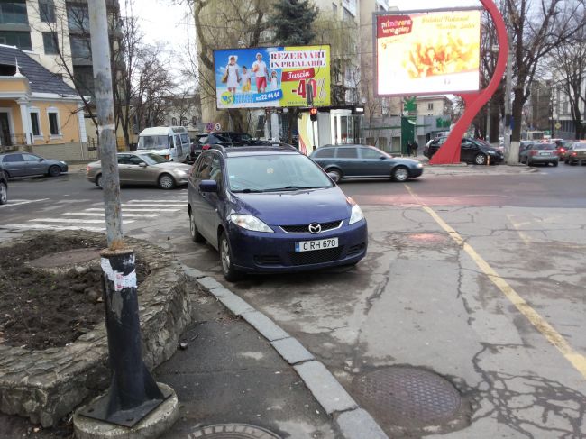 Soferii nostri se intrec la parcari caraghioase