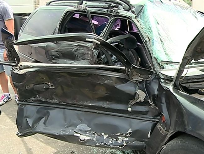 ДТП на Балканском шоссе: бетономешалка столкнулась с легковым авто