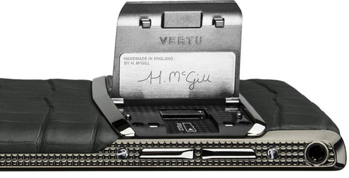 Vertu выпустила сверхмощный смартфон с сапфировым стеклом