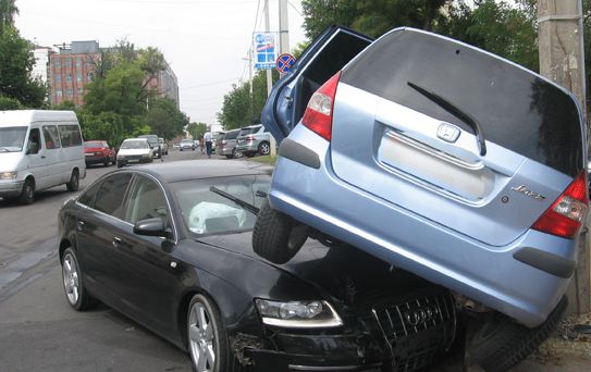 Accident grav la Tiraspol: O femeie şi un copil au ajuns la spital cu multiple traumatisme
