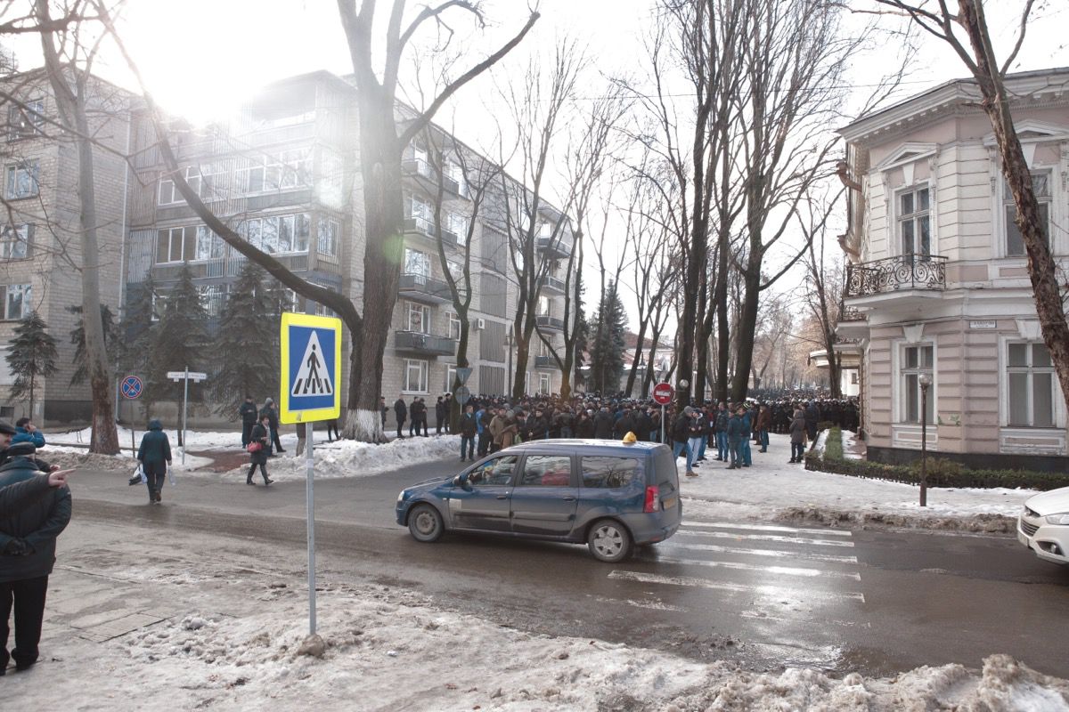 В Кишиневе митинговали за и против назначения кандидата в премьеры