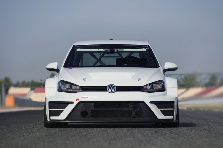 VW показал первый гоночный Golf TCR