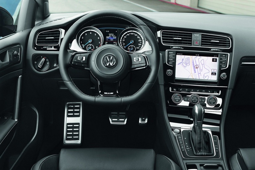 E oficial, aşa arată noul Volkswagen Golf R