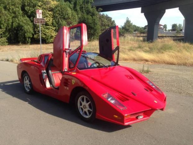 Cea mai urâtă copie de Ferrari din lume este de vânzare. Ce sumă cere creatorul său