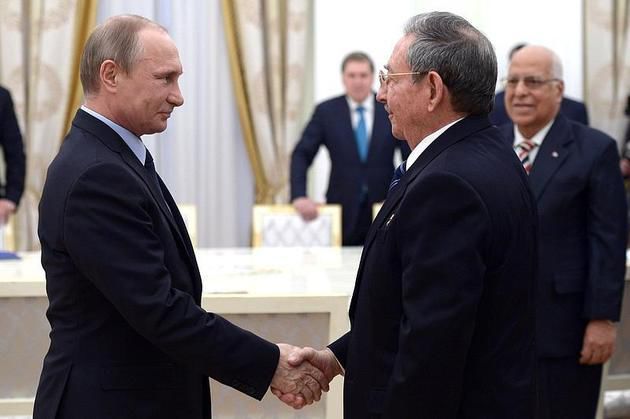 Raul Castro s-a întâlnit cu Vladimir Putin