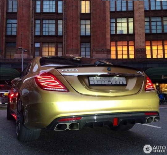 В Лондоне заметили золотой Мерседес от Brabus
